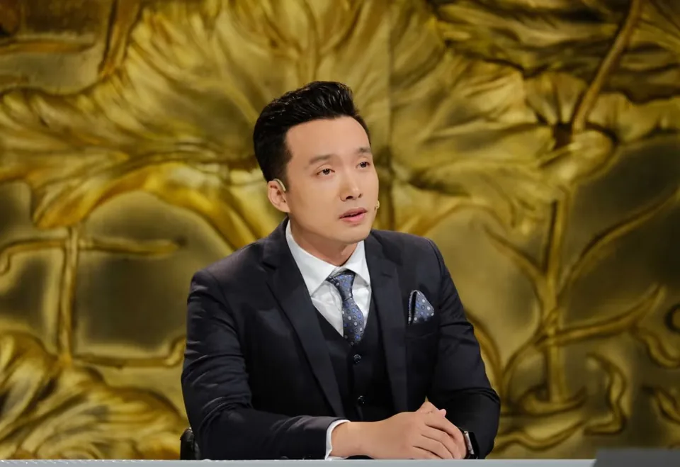 Sang Le being interviewed on a national TV set
