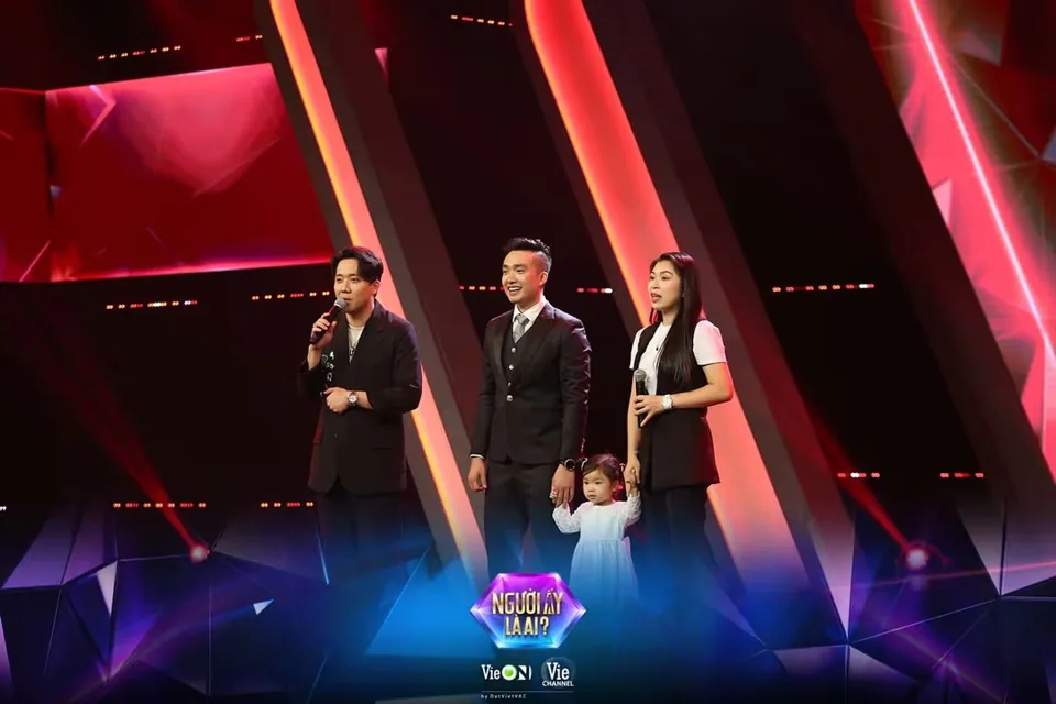 Sang Le on a VieChannel TV stage