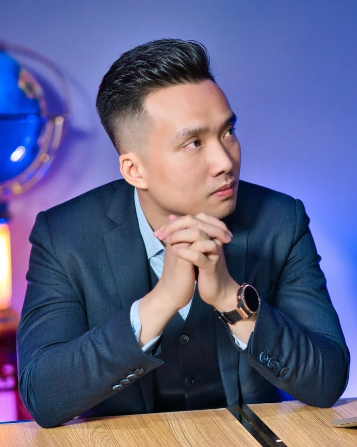 Portrait of Sang Le, founder of Galatek
